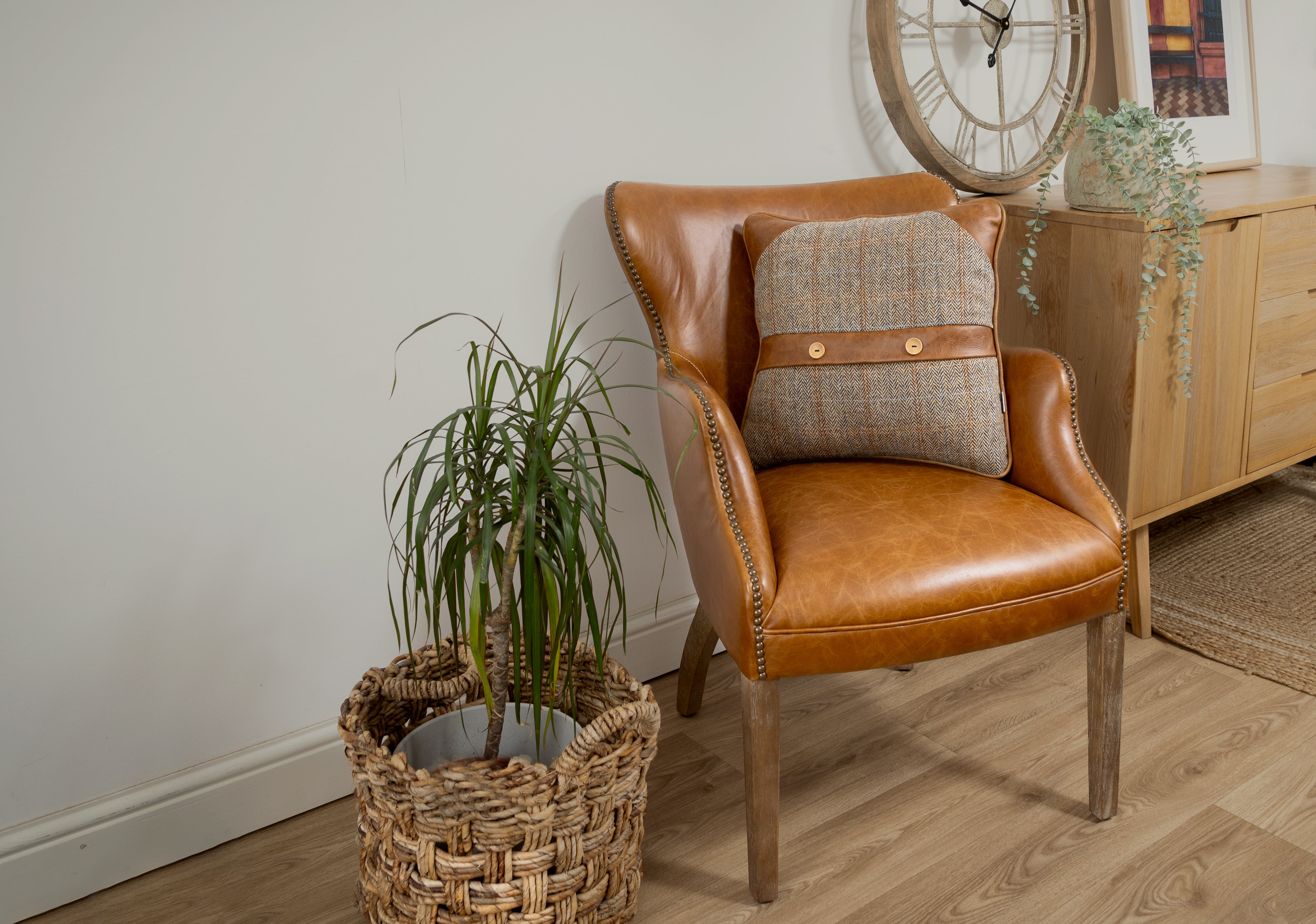 Gamekeeper Thorn Harris Tweed and Brown Cerato Leather Belt and Button Cushion