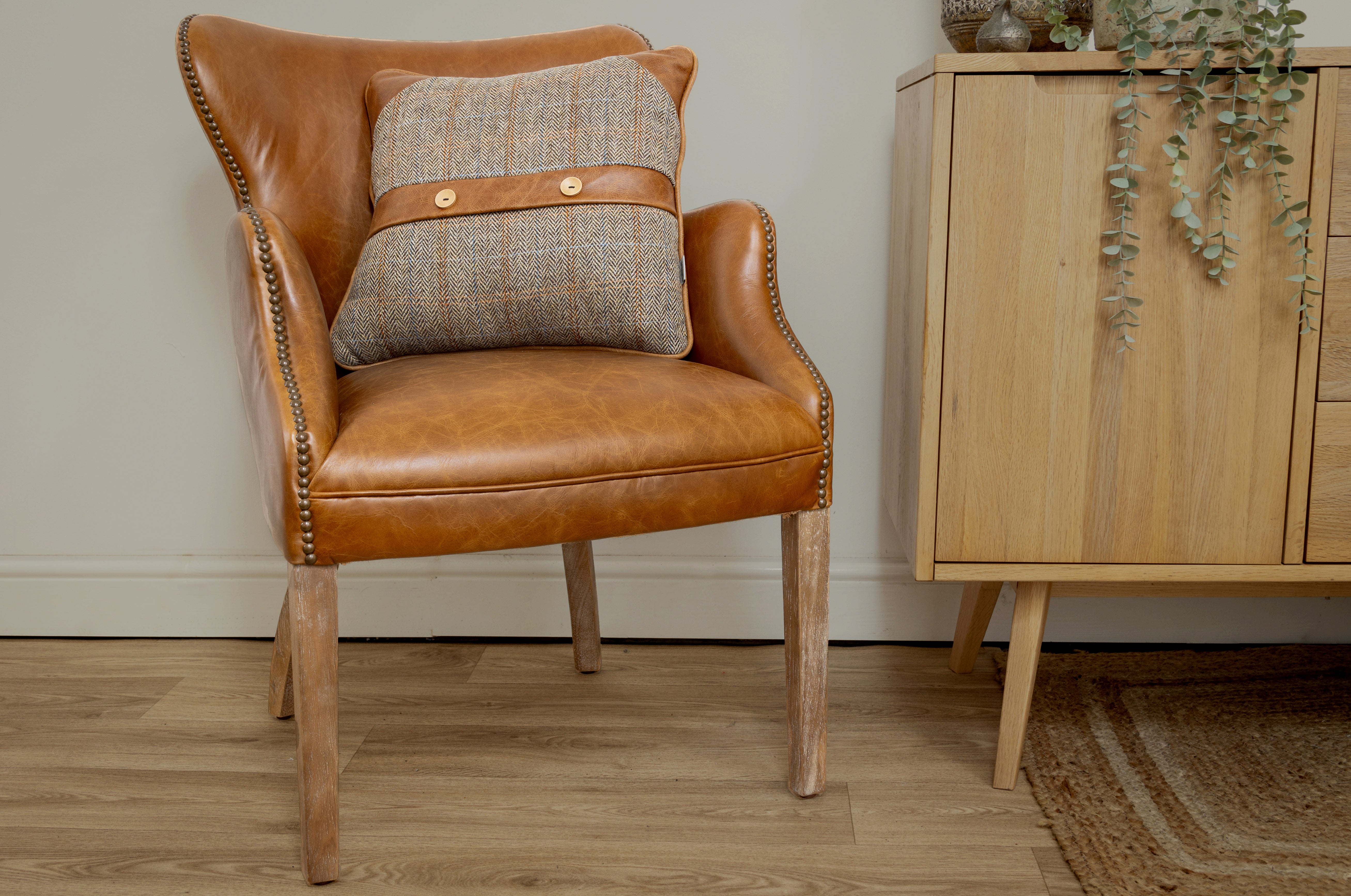 Gamekeeper Thorn Harris Tweed and Brown Cerato Leather Belt and Button Cushion