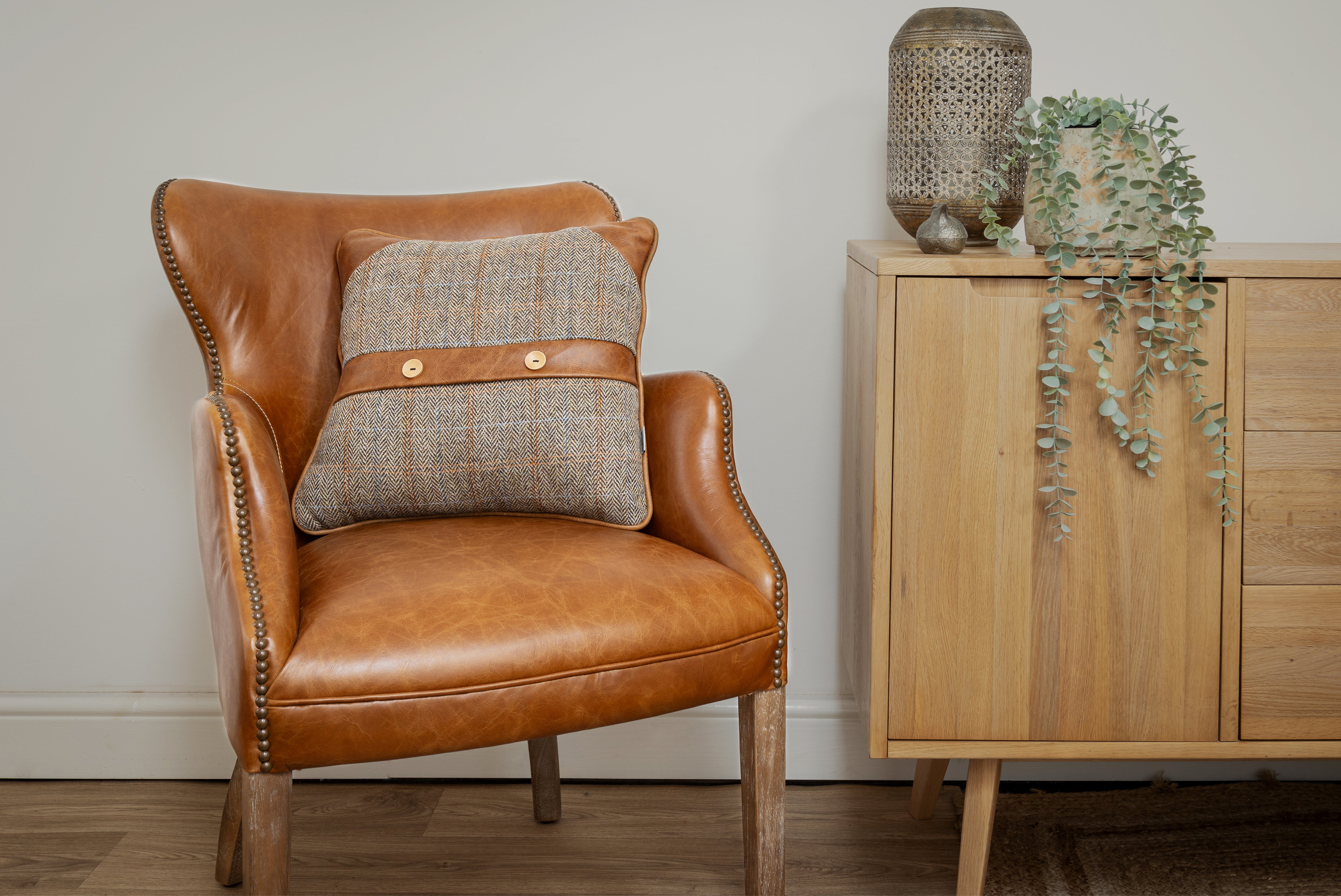Gamekeeper Thorn Harris Tweed and Brown Cerato Leather Belt and Button Cushion