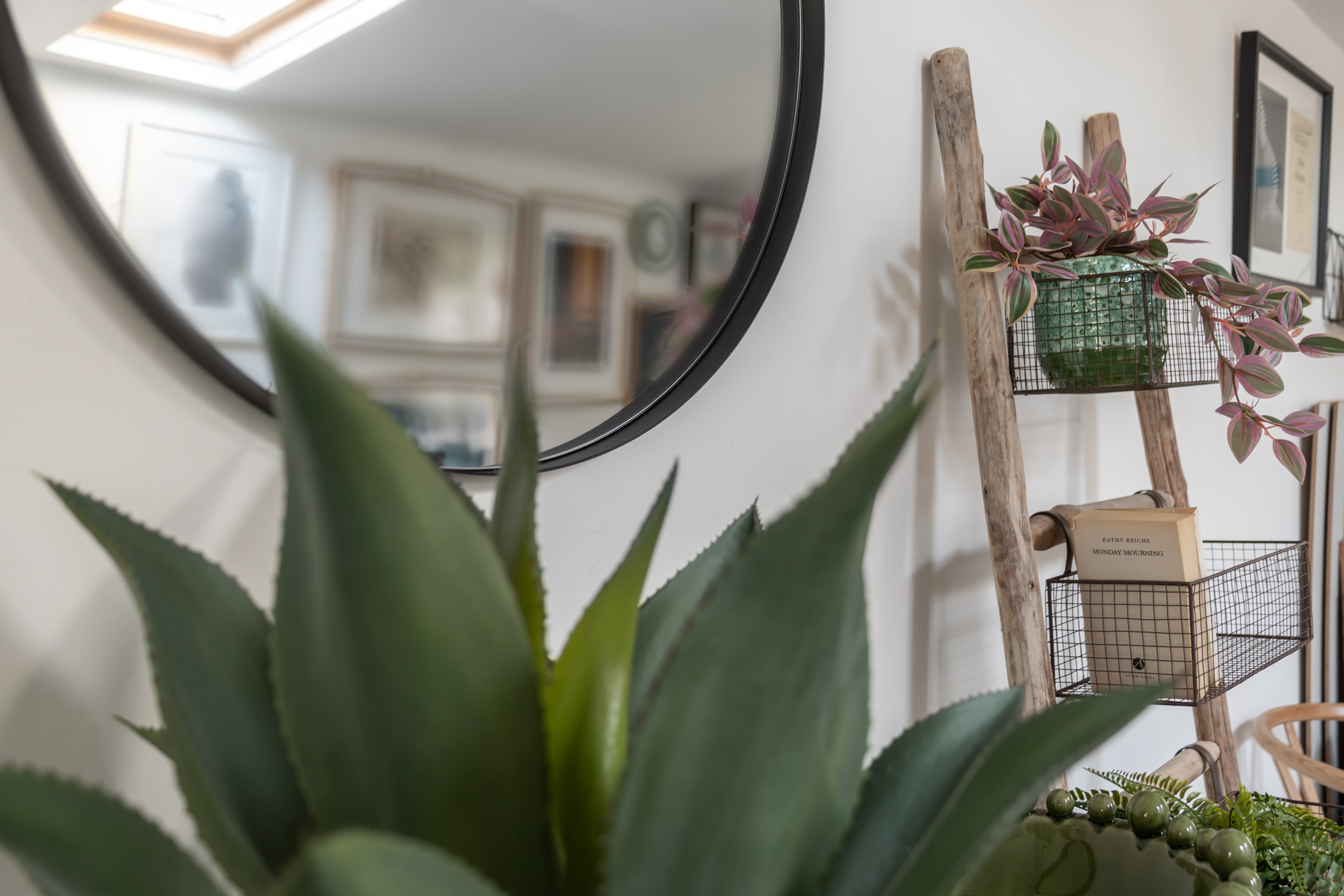 Nordic Round Black Wall Mirror